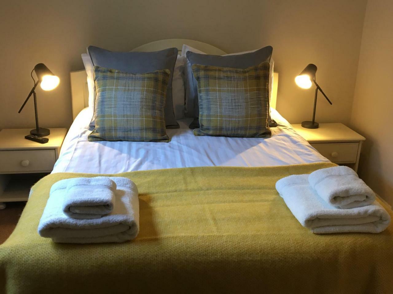 The Black Bull Inn Escrick Экстерьер фото